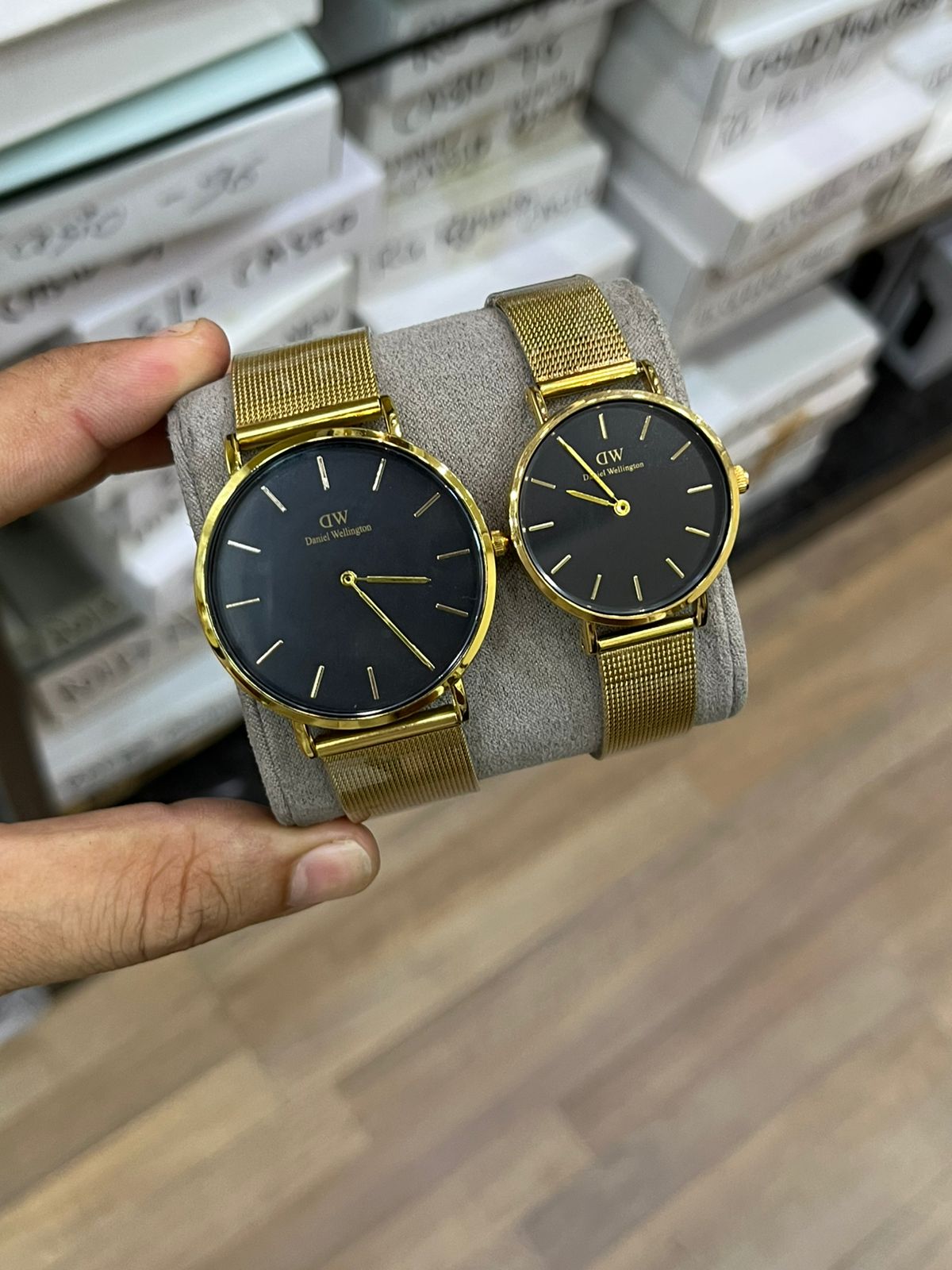 DW M COUPLE