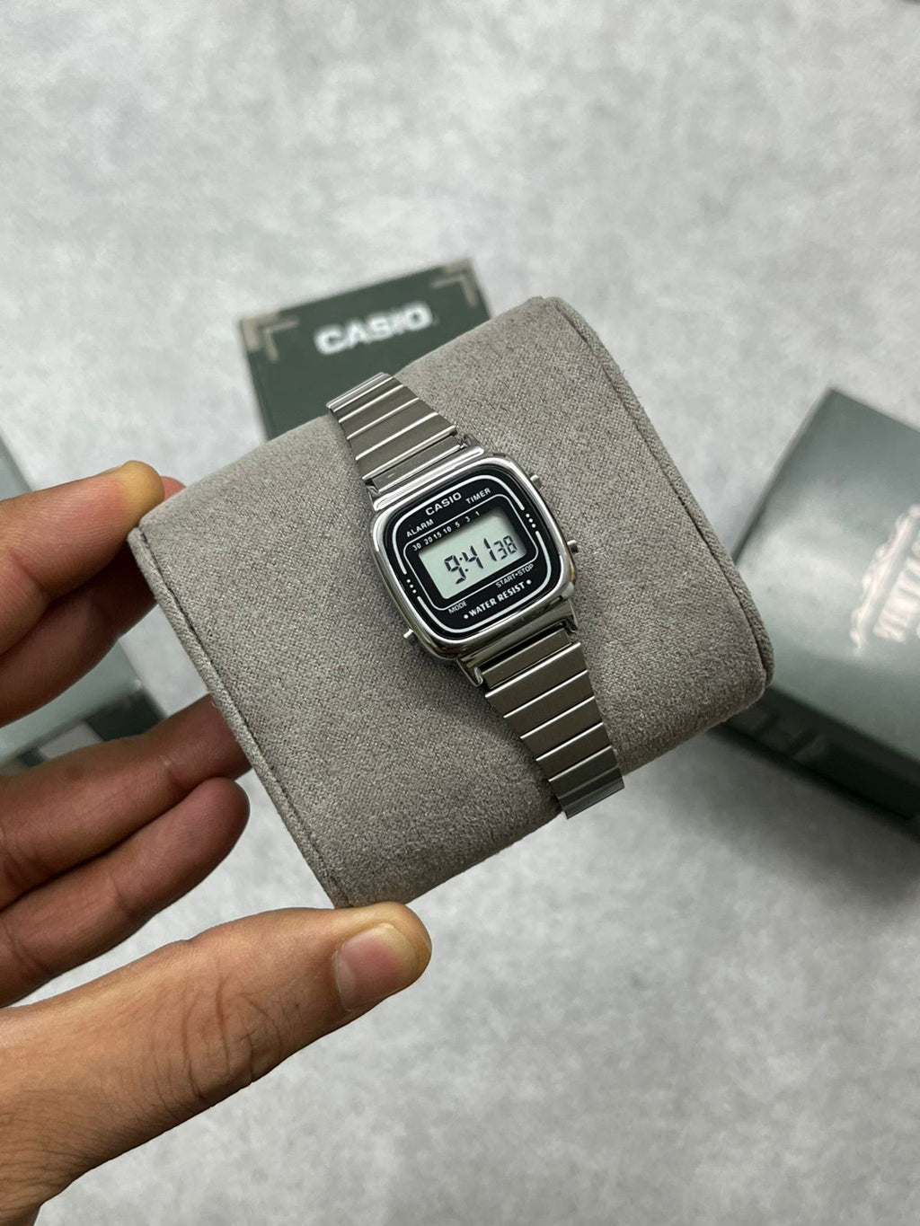 CASIO - LA670WD