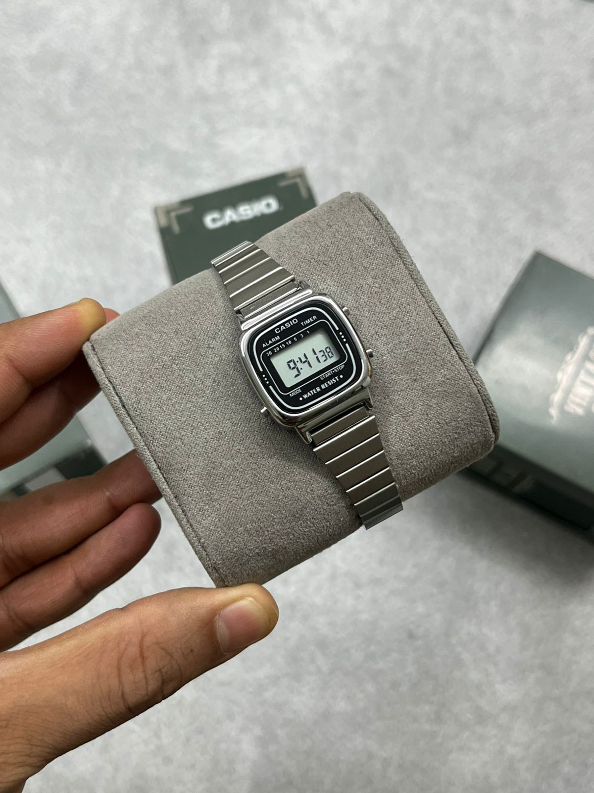 CASIO - LA670WD